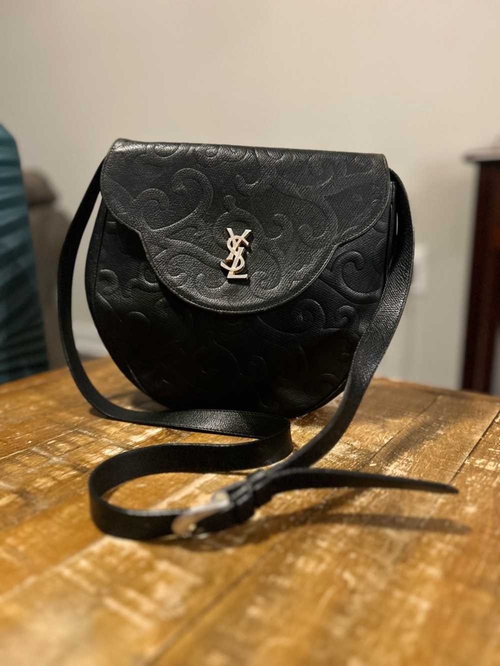 Saint Laurent Black Embossed Leather Crossbody Bag RARE VINTAGE 100% Authentic - Picture 14 of 15